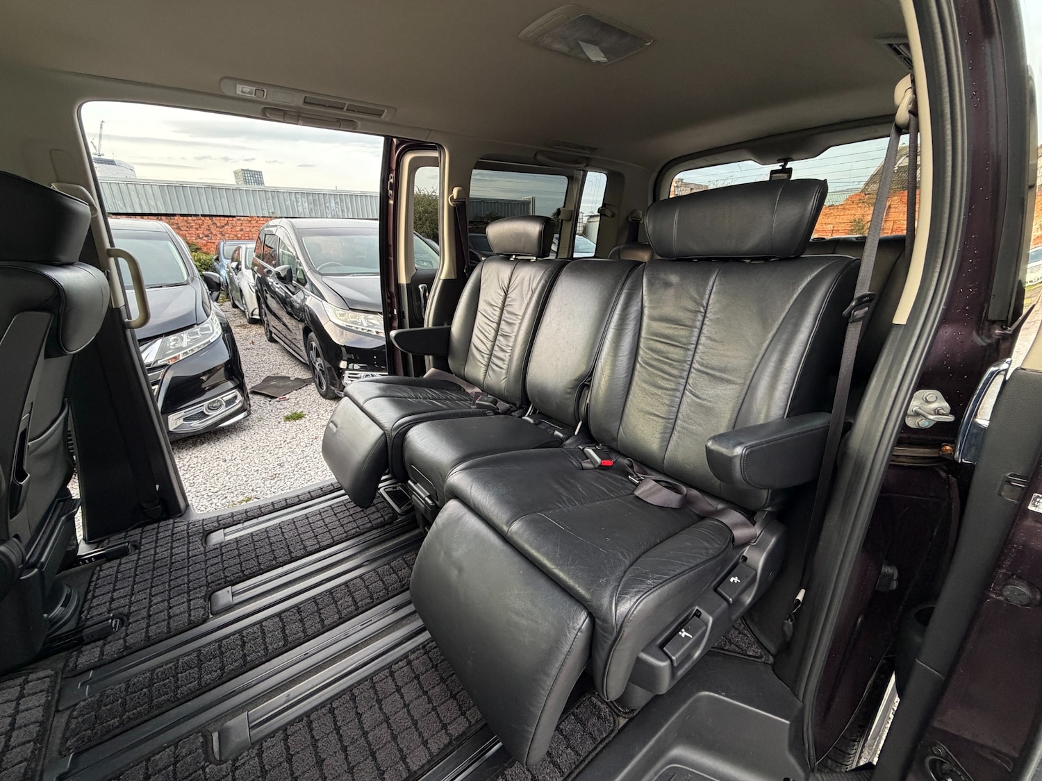 Used Nissan Elgrand 2008 for sale - 76547609: Photo 17