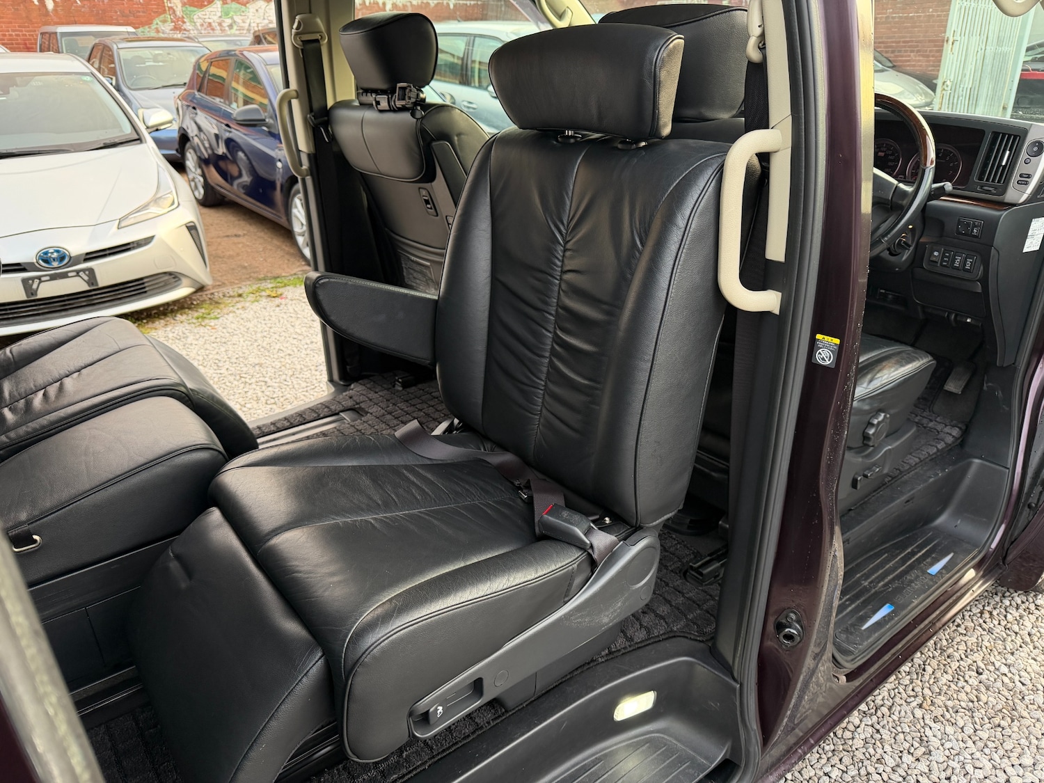 Used Nissan Elgrand 2008 for sale - 76547609: Photo 19