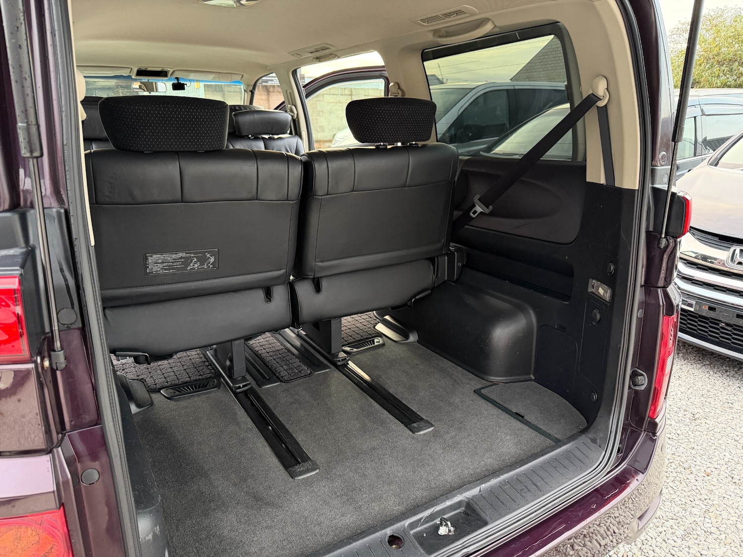 Used Nissan Elgrand 2008 for sale - 76547609: Photo 24