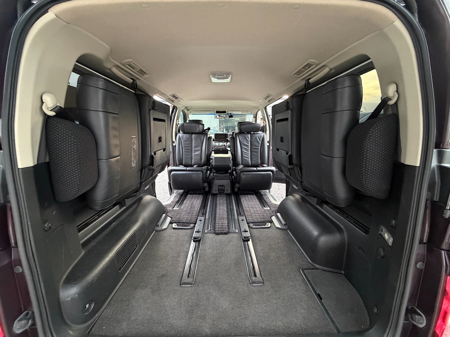 Used Nissan Elgrand 2008 for sale - 76547609: Photo 26