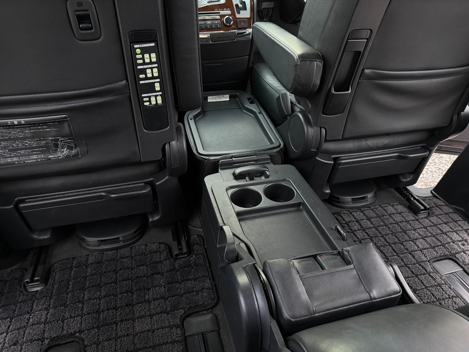 Used Nissan Elgrand 2008 for sale - 76547609: Photo 31