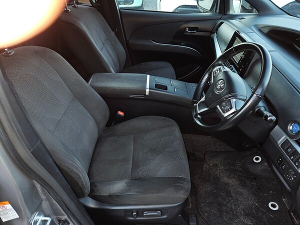 Used Toyota Estima 2017 for sale - 73542626: Photo 21