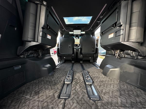 Used Toyota Vellfire 2017 for sale - 75231041: Photo 35