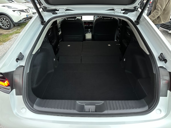Used Toyota Prius 2023 for sale - 72611991: Photo 16