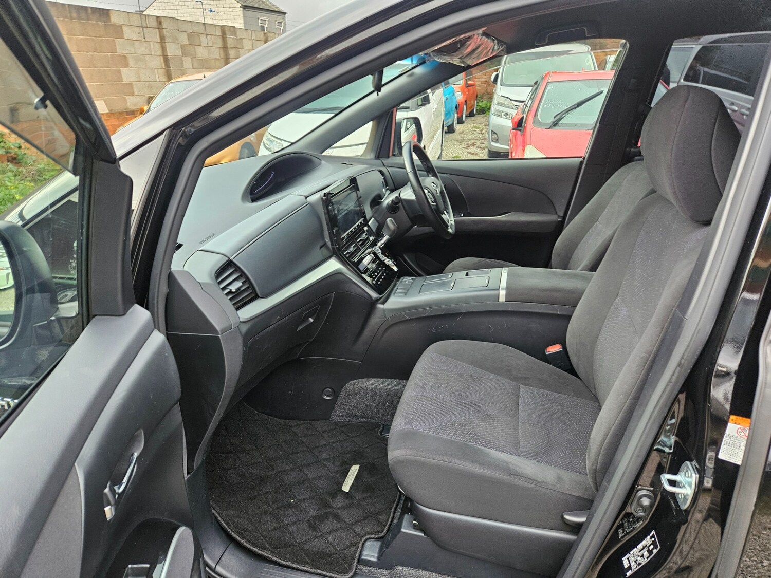 Used Toyota Estima 2026 for sale - 78140536: Photo 6