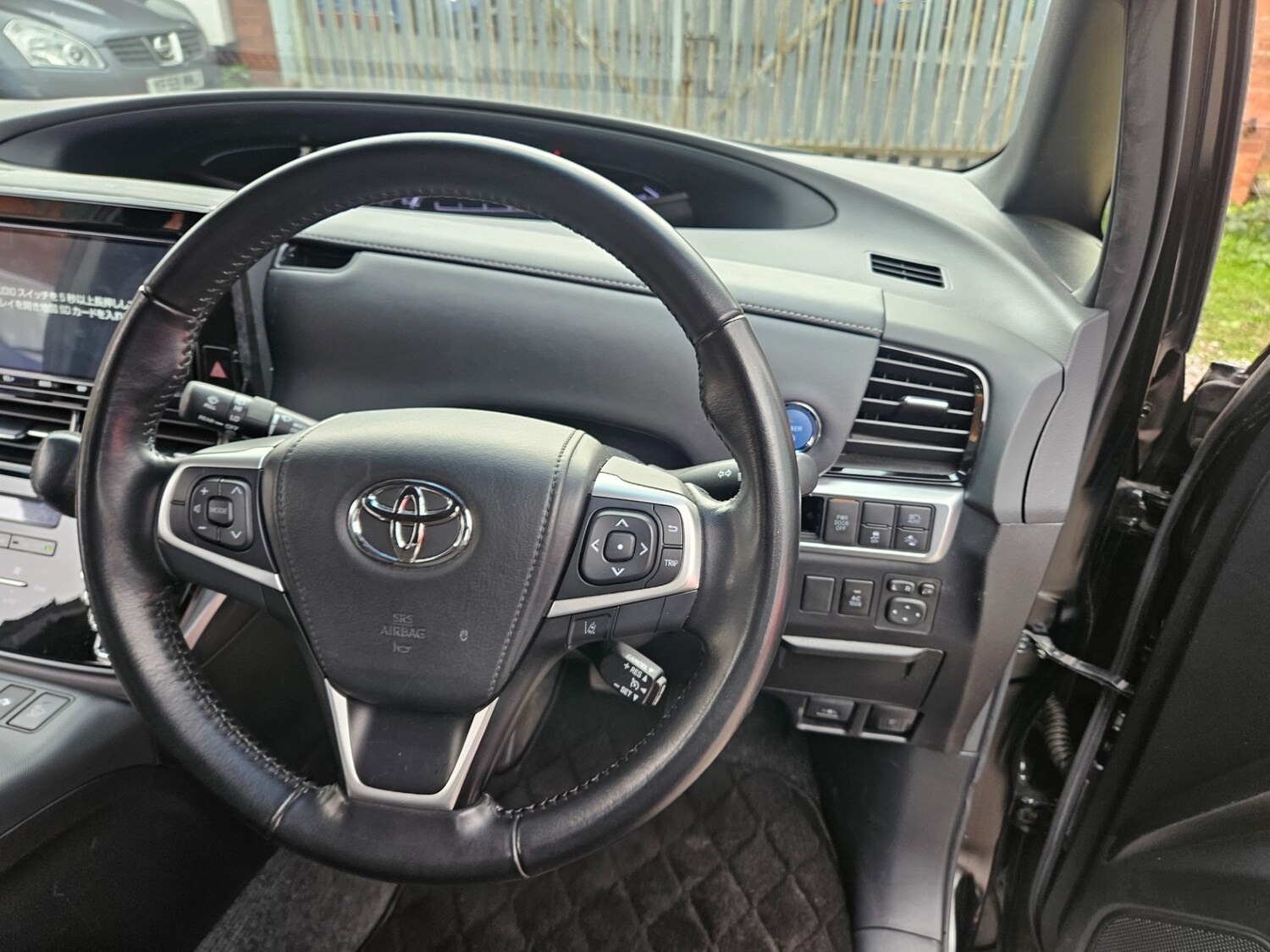 Used Toyota Estima 2026 for sale - 78140536: Photo 8