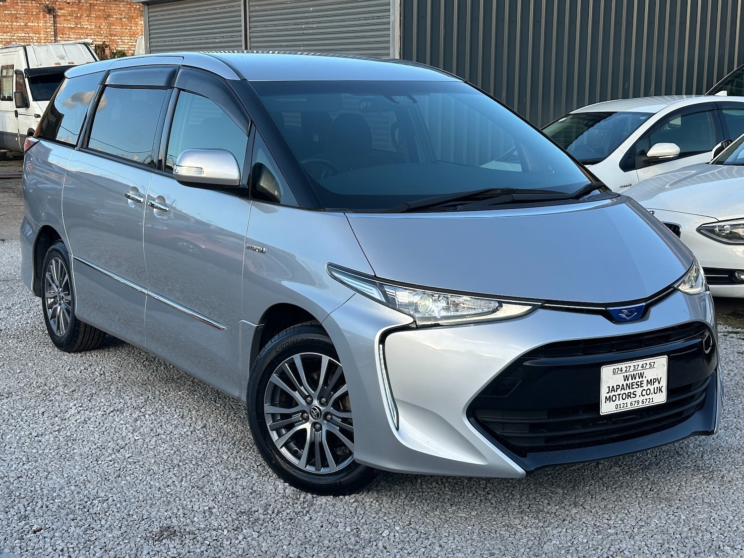 Used Toyota Estima 2017 for sale - 76861960: Photo 1