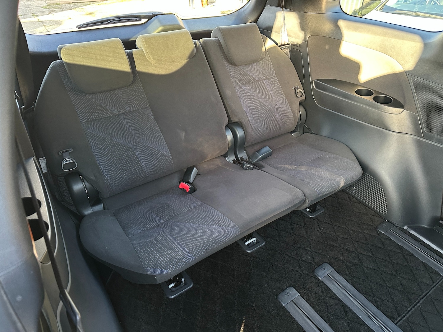 Used Toyota Estima 2017 for sale - 76861960: Photo 16