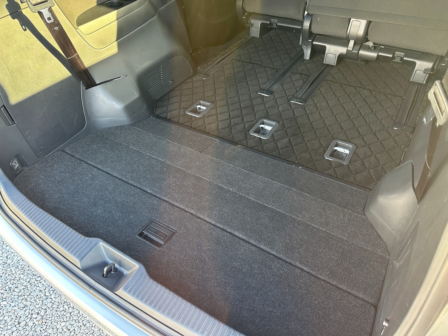 Used Toyota Estima 2017 for sale - 76861960: Photo 22