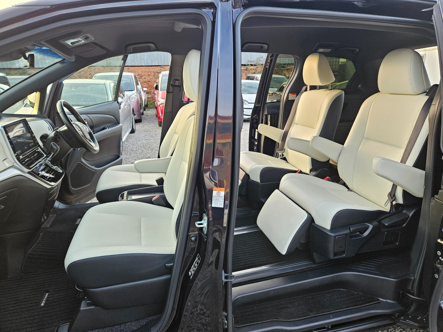 Used Toyota Estima 2026 for sale - 78140822: Photo 17