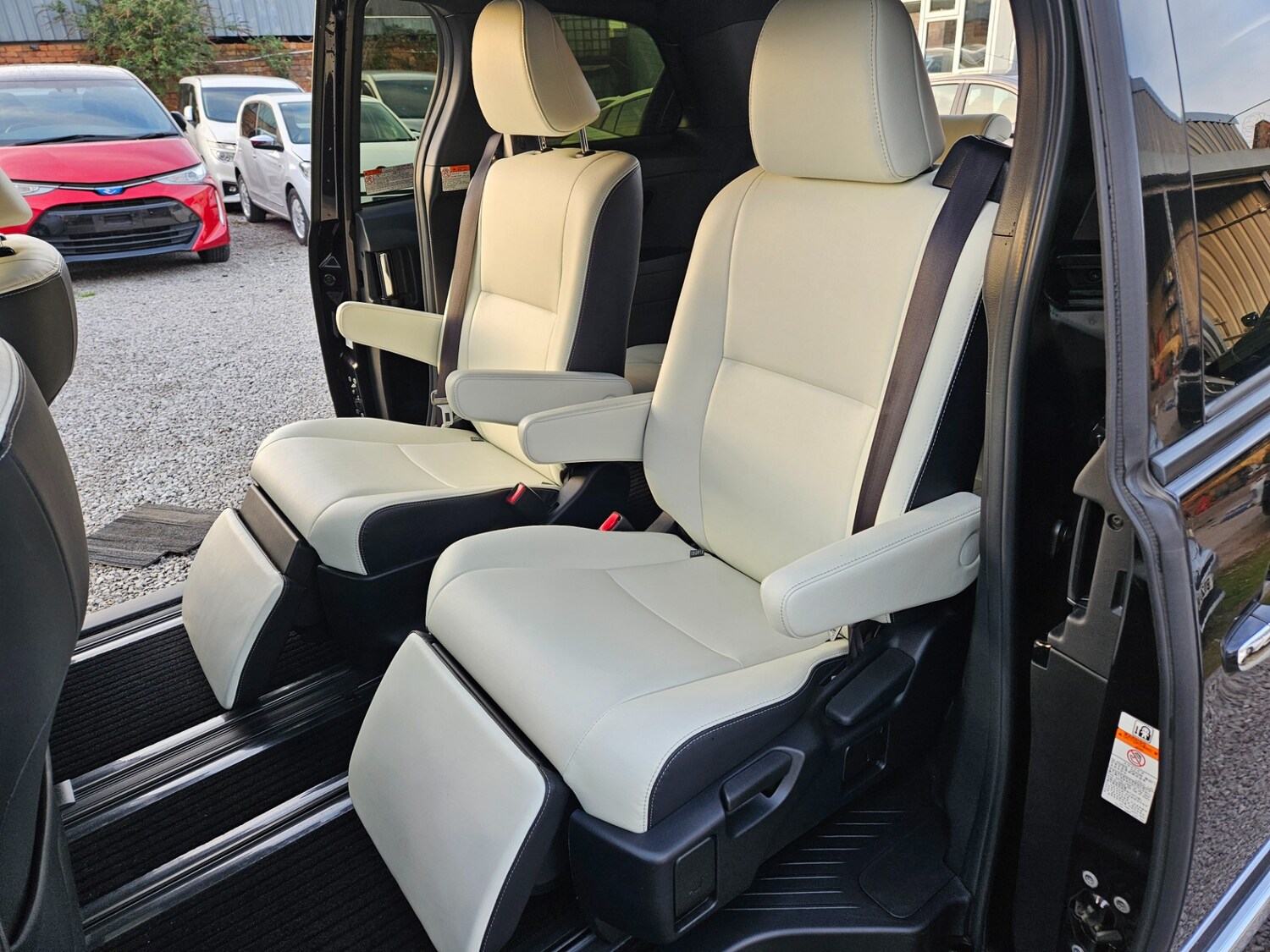 Used Toyota Estima 2026 for sale - 78140822: Photo 25