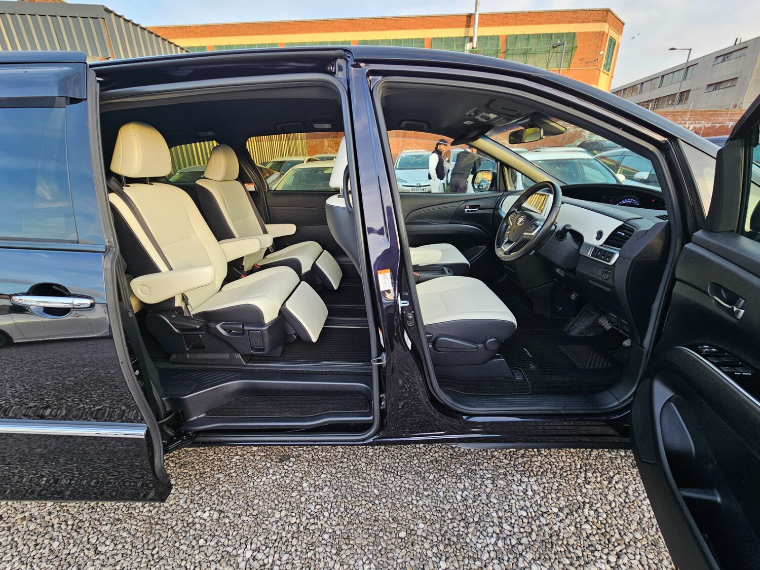 Used Toyota Estima 2026 for sale - 78140822: Photo 30