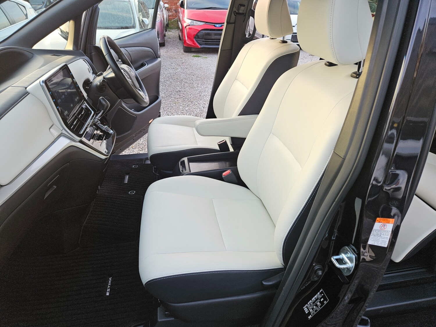 Used Toyota Estima 2026 for sale - 78140822: Photo 43