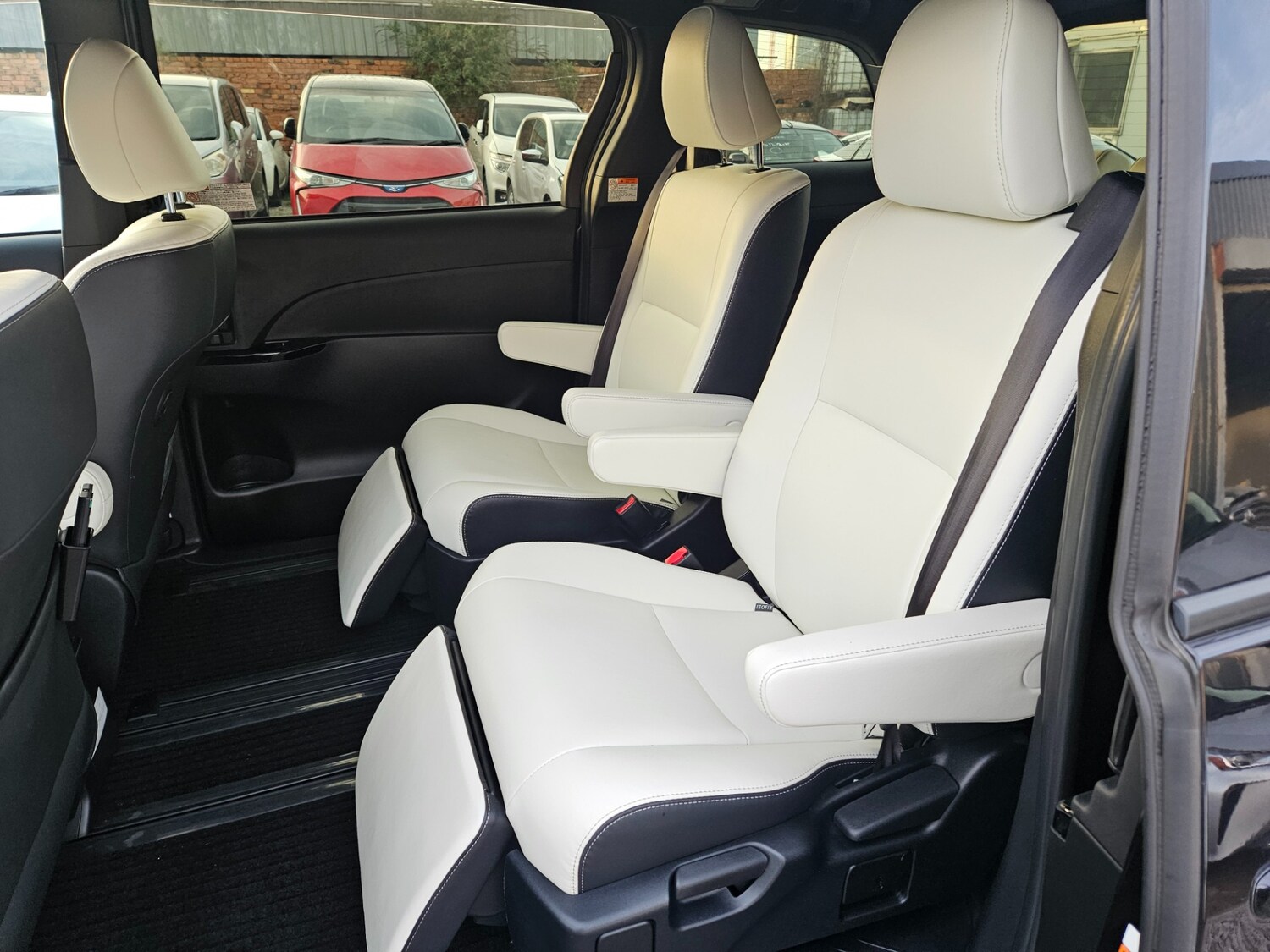 Used Toyota Estima 2026 for sale - 78140822: Photo 7