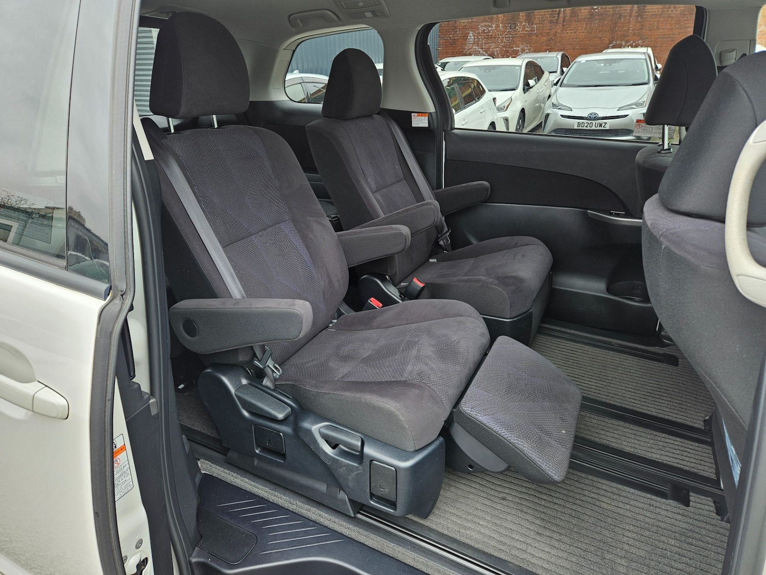 Used Toyota Estima 2016 for sale - 78140414: Photo 3