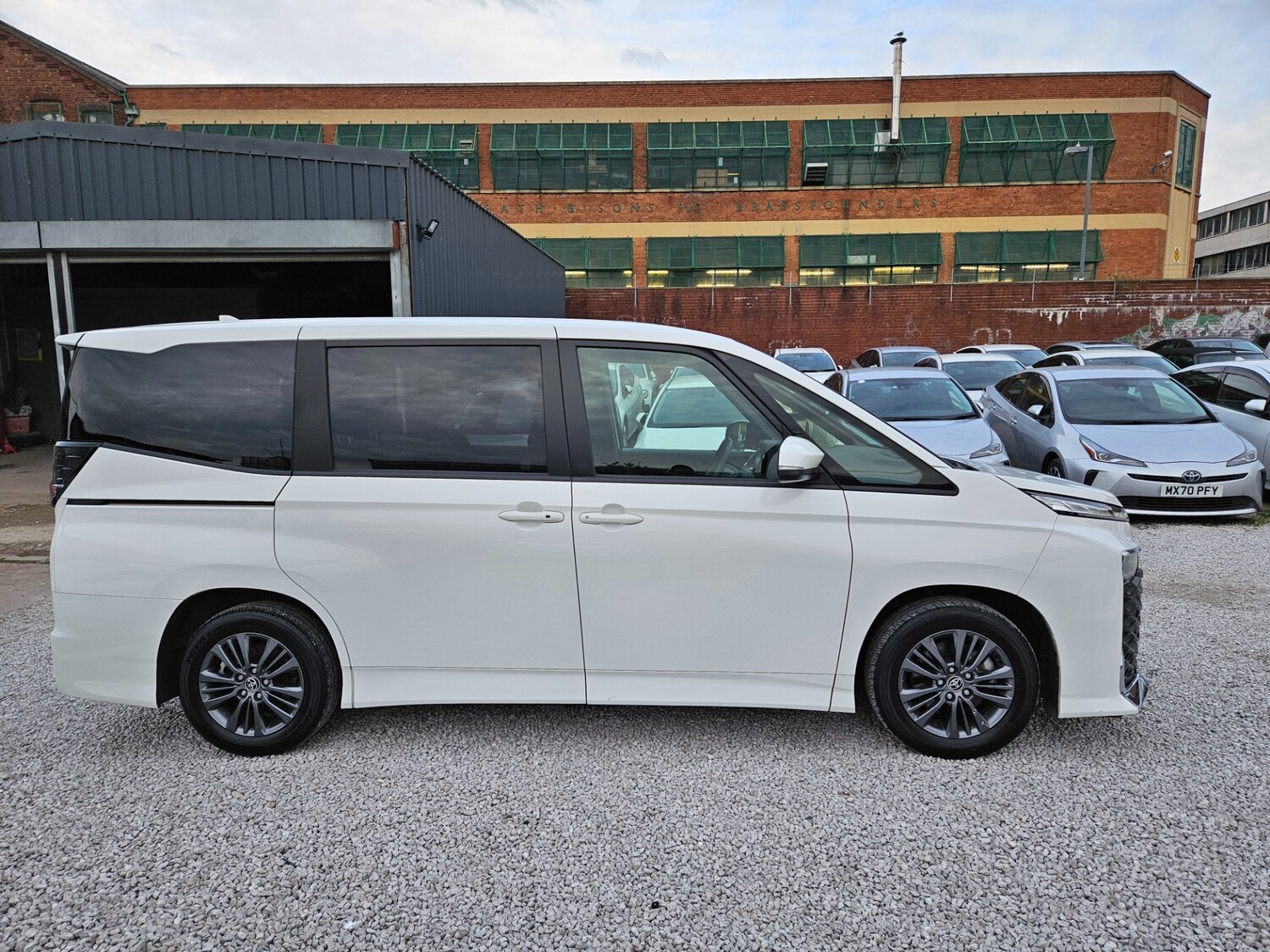 Used Toyota Voxy 2026 for sale - 78213292: Photo 15