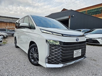 Toyota Voxy feature image