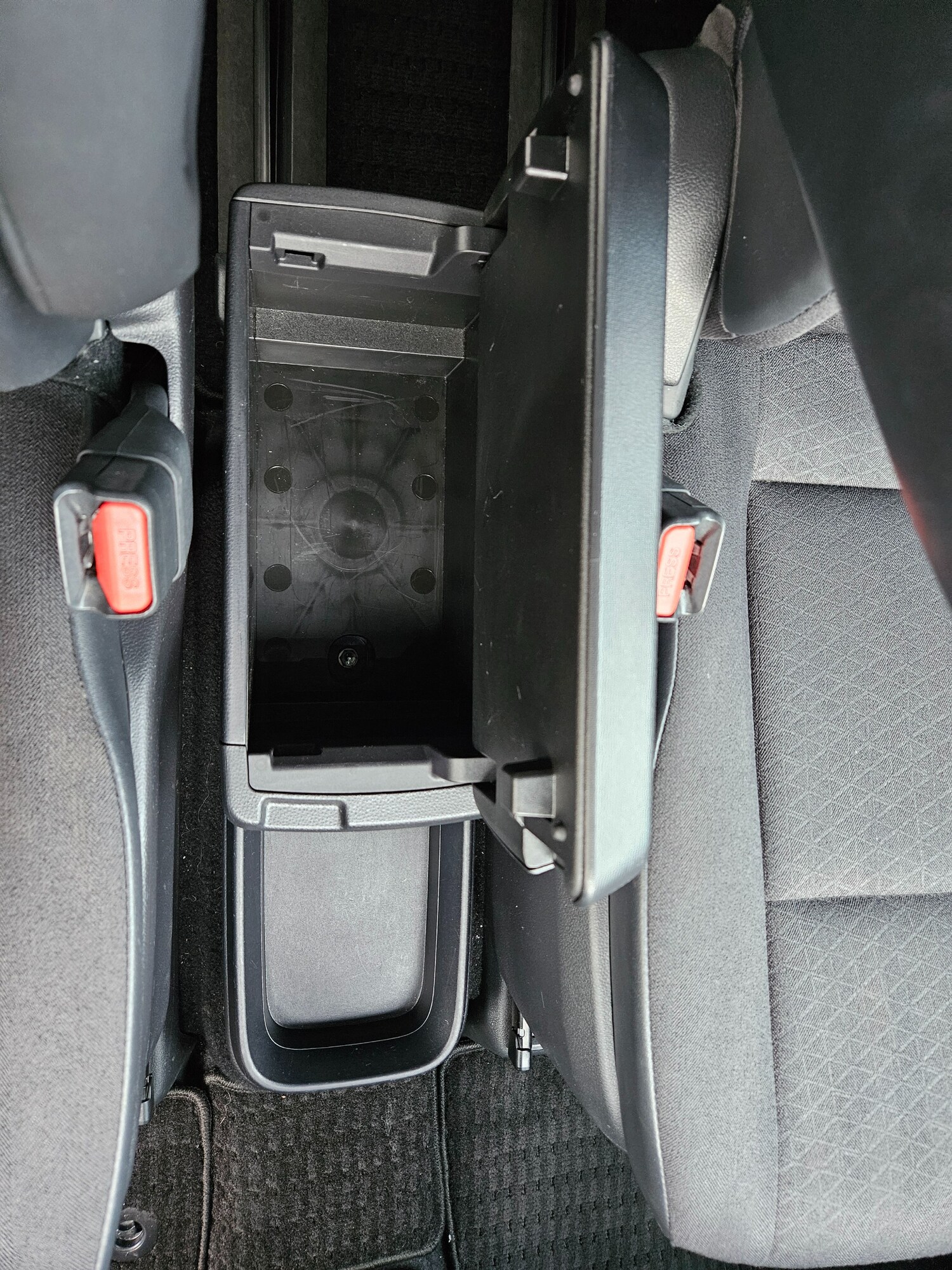 Used Toyota Voxy 2026 for sale - 78213292: Photo 31