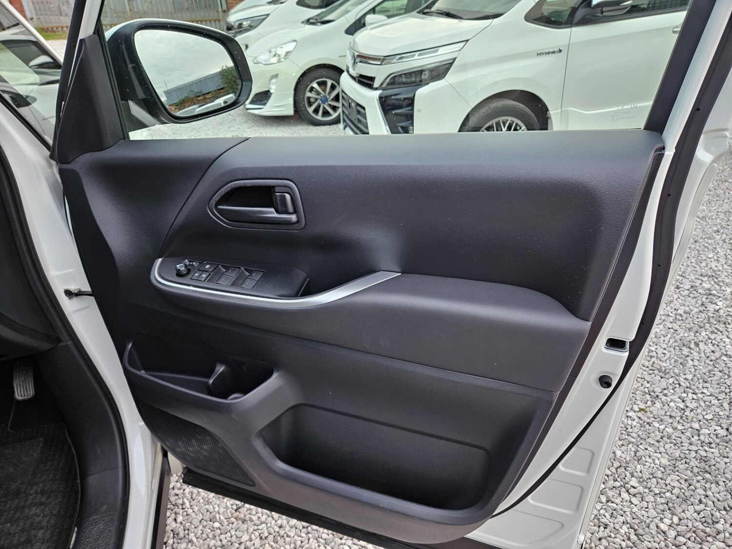 Used Toyota Voxy 2026 for sale - 78213292: Photo 32