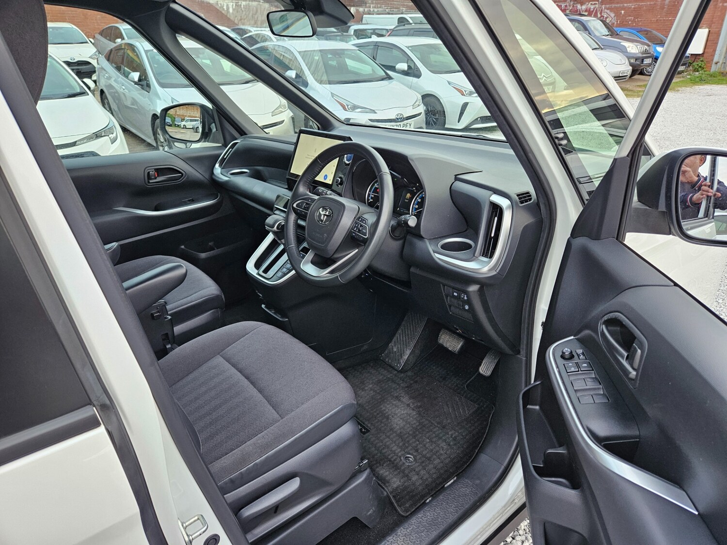 Used Toyota Voxy 2026 for sale - 78213292: Photo 38