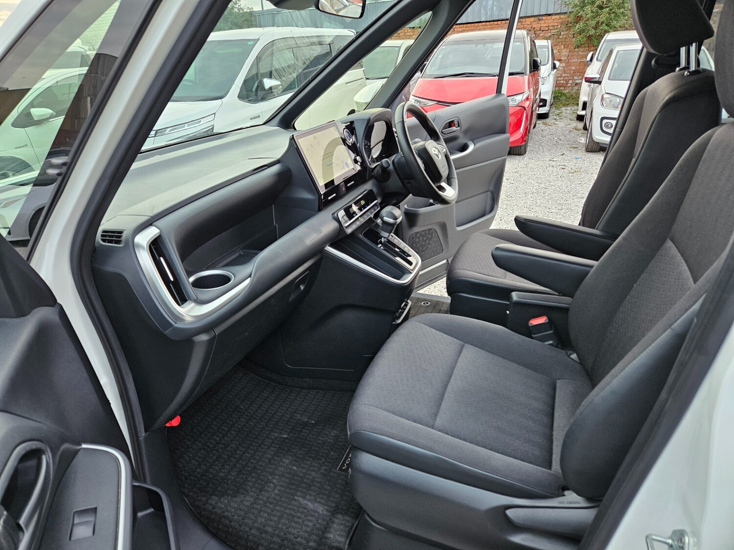 Used Toyota Voxy 2026 for sale - 78213292: Photo 40