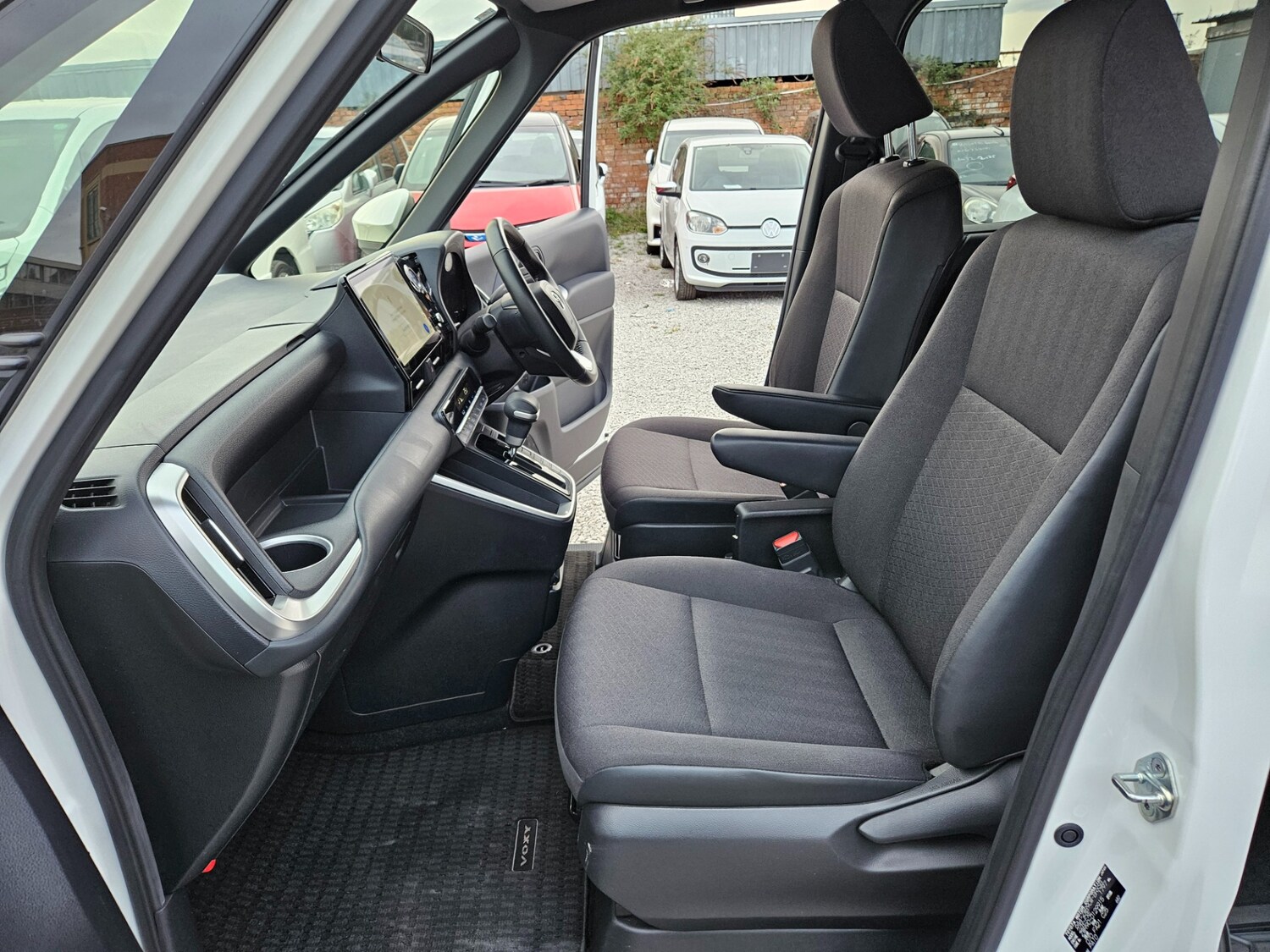 Used Toyota Voxy 2026 for sale - 78213292: Photo 41