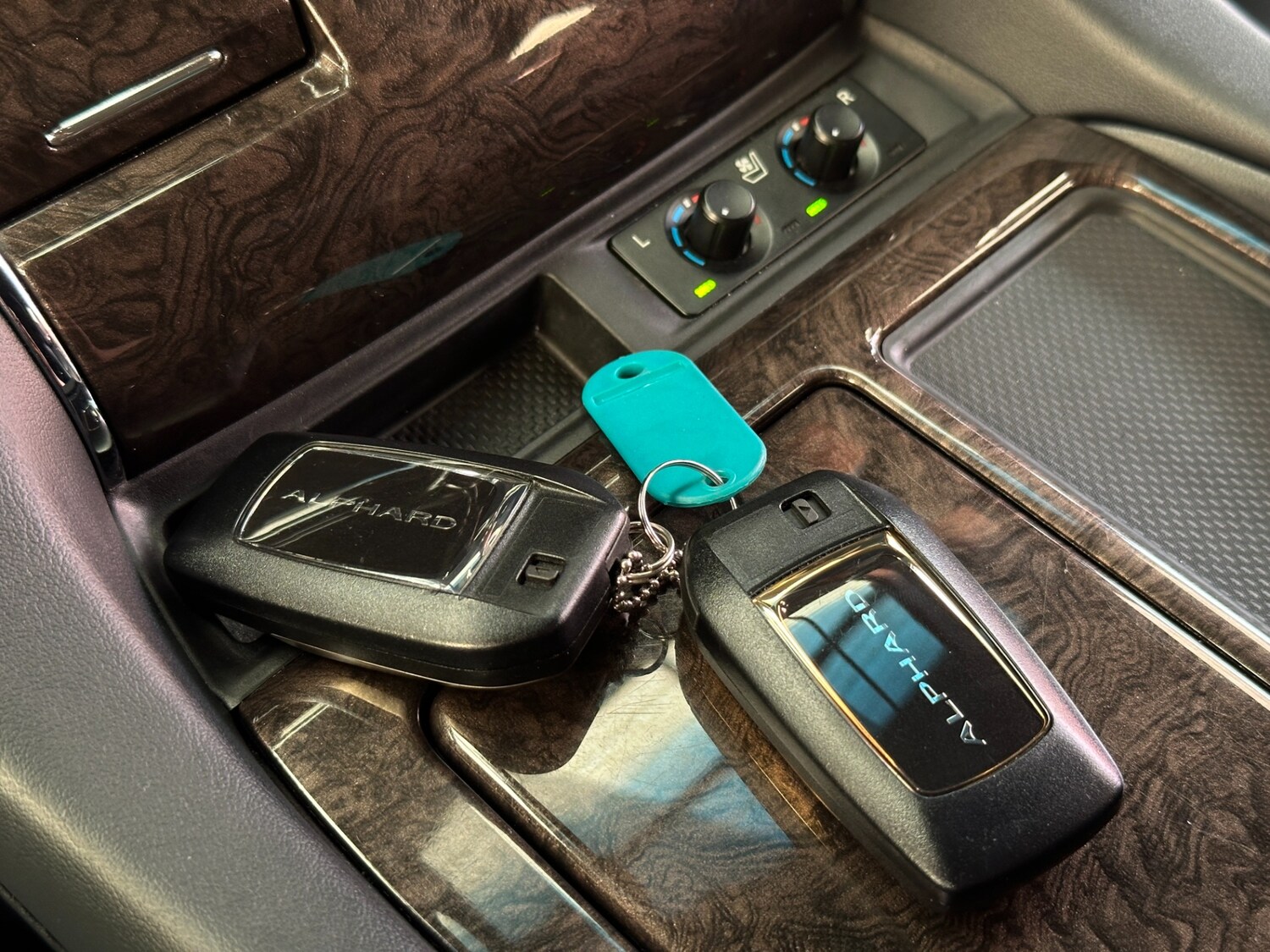 Used Toyota Alphard 2020 for sale - 72612183: Photo 76