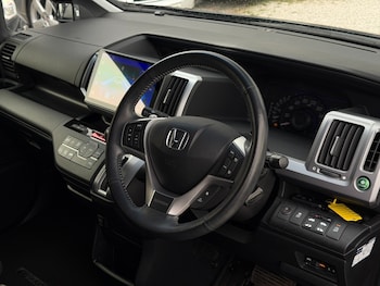 Used Honda Stepwagon 2014 for sale - 78479239: Photo