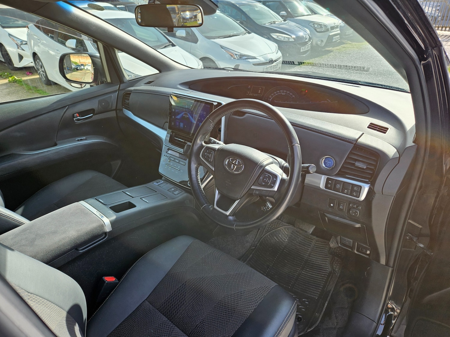 Used Toyota Estima 2017 for sale - 78140517: Photo 12