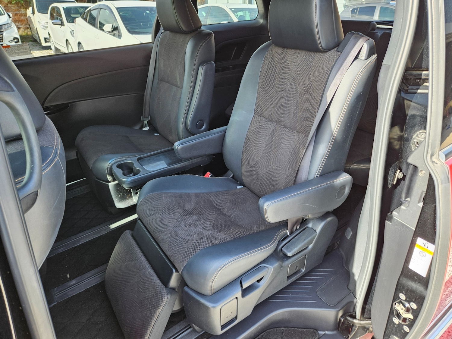 Used Toyota Estima 2017 for sale - 78140517: Photo 3