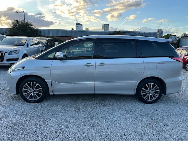Used Toyota Estima 2018 for sale - 75220400: Photo 10