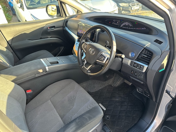 Used Toyota Estima 2018 for sale - 75220400: Photo 12