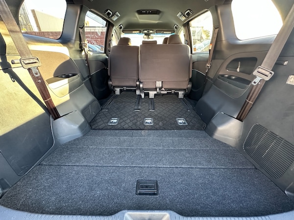 Used Toyota Estima 2018 for sale - 75220400: Photo 26