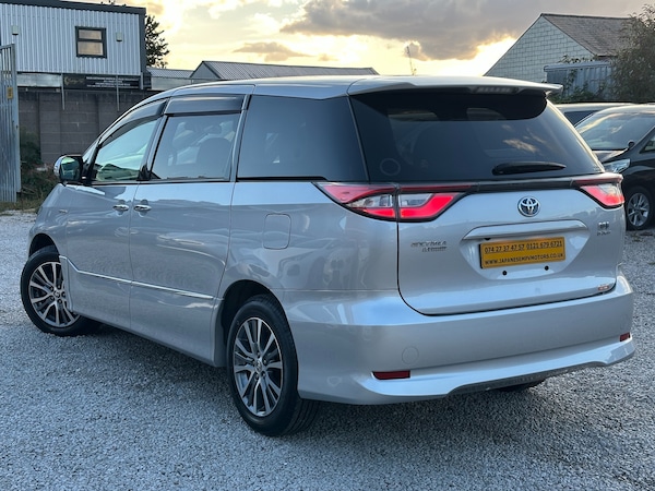 Used Toyota Estima 2018 for sale - 75220400: Photo 2