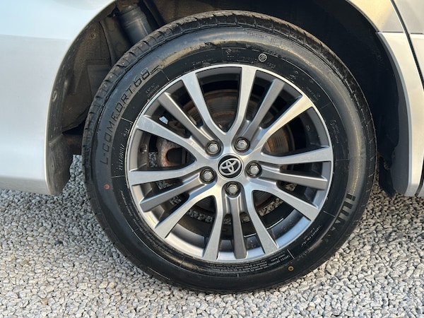 Used Toyota Estima 2018 for sale - 75220400: Photo 45