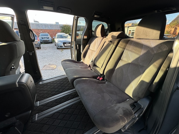 Used Toyota Estima 2018 for sale - 75220400: Photo 4