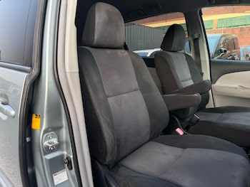 Used Toyota Estima 2006 for sale - 79539323: Photo