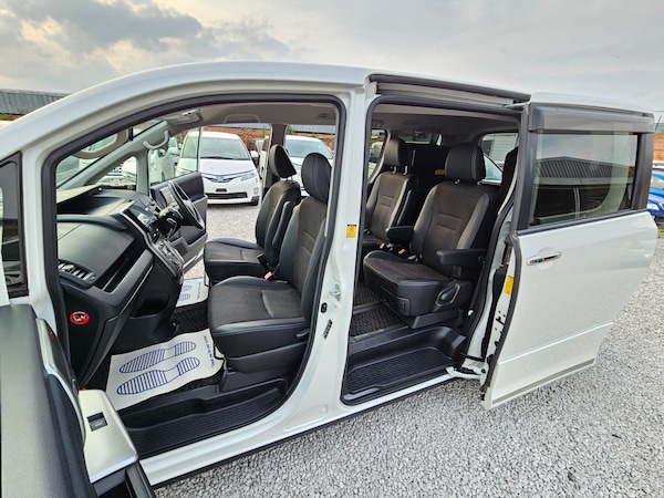 Used Toyota Voxy 2013 for sale - 70960215: Photo 11