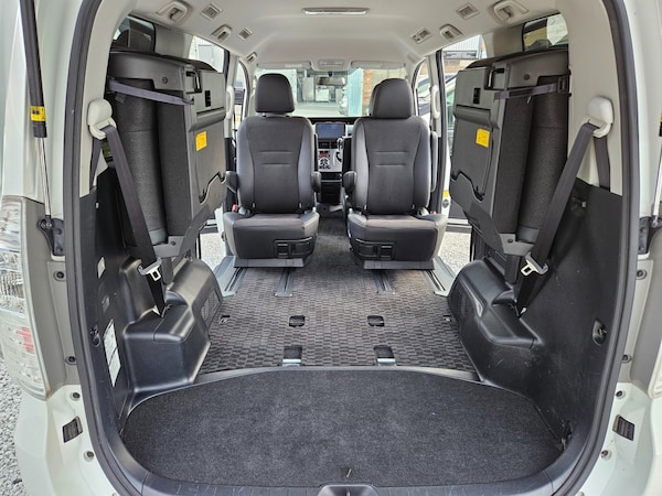 Used Toyota Voxy 2013 for sale - 70960215: Photo 23
