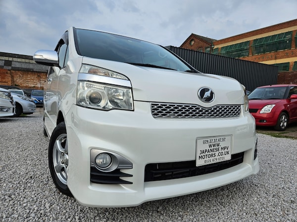 Used Toyota Voxy 2013 for sale - 70960215: Photo 30