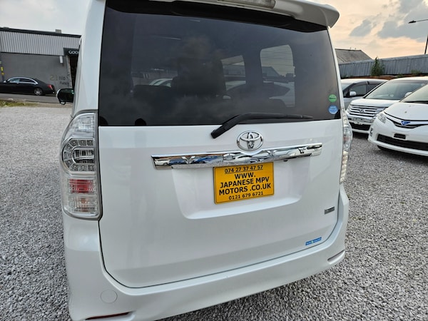 Used Toyota Voxy 2013 for sale - 70960215: Photo 31