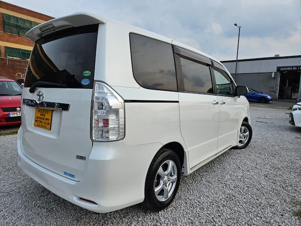 Used Toyota Voxy 2013 for sale - 70960215: Photo 33