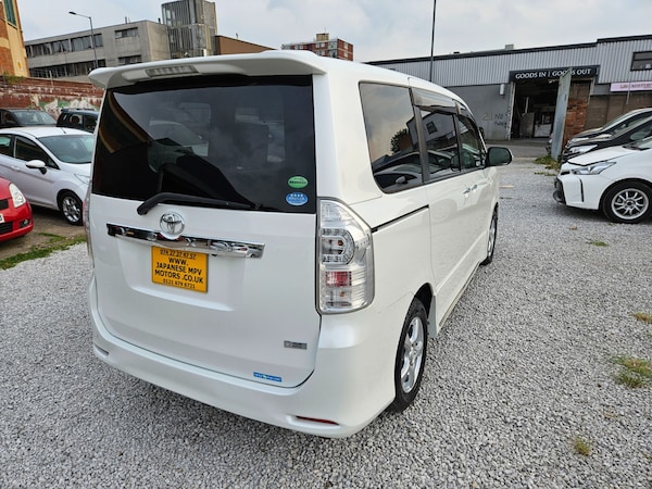 Used Toyota Voxy 2013 for sale - 70960215: Photo 36