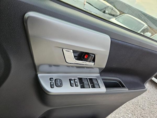 Used Toyota Voxy 2013 for sale - 70960215: Photo 43