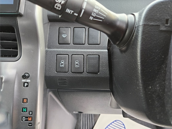 Used Toyota Voxy 2013 for sale - 70960215: Photo 44