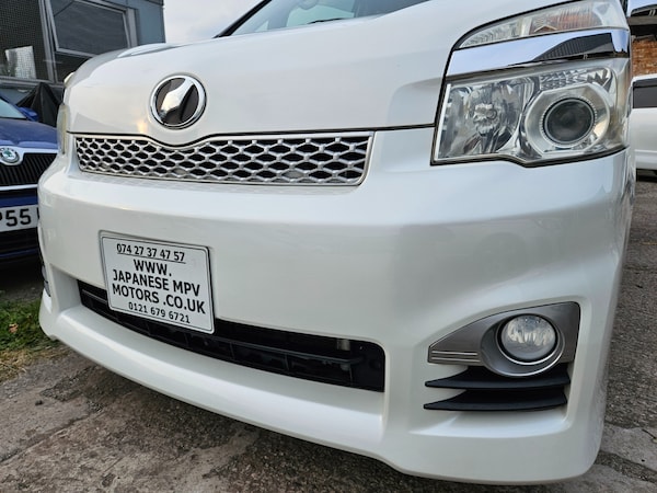 Used Toyota Voxy 2013 for sale - 70960215: Photo 48