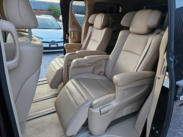 Used Toyota Alphard 2011 for sale - 74879475: Photo 30