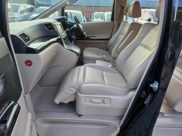 Used Toyota Alphard 2011 for sale - 74879475: Photo 31
