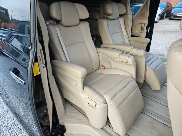 Used Toyota Alphard 2011 for sale - 74879475: Photo 42