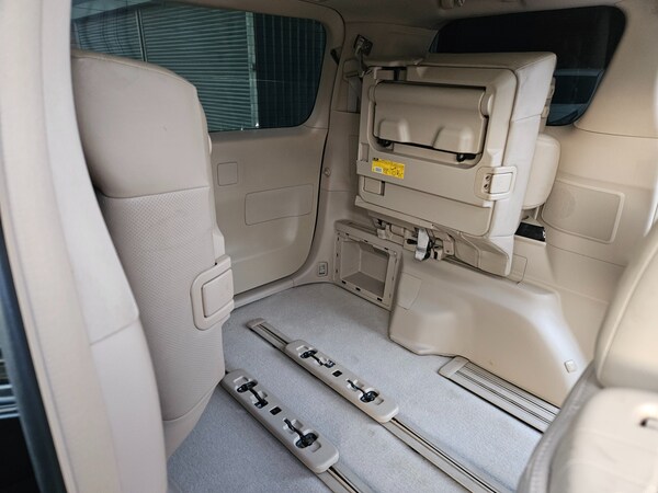 Used Toyota Alphard 2011 for sale - 74879475: Photo 44